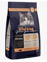 Comida seca para gatos en un taz�n