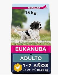 Variedad de pienso seco para perros